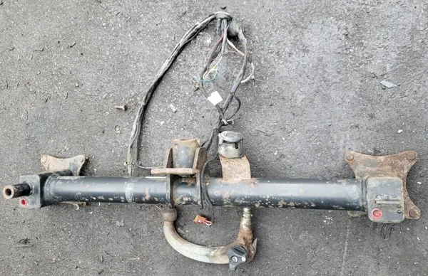 Peräkärkikoukku OEM A1643100937 Mercedes ML W164 image 2