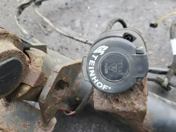 Peräkärkikoukku OEM A1643100937 Mercedes ML W164 image 5