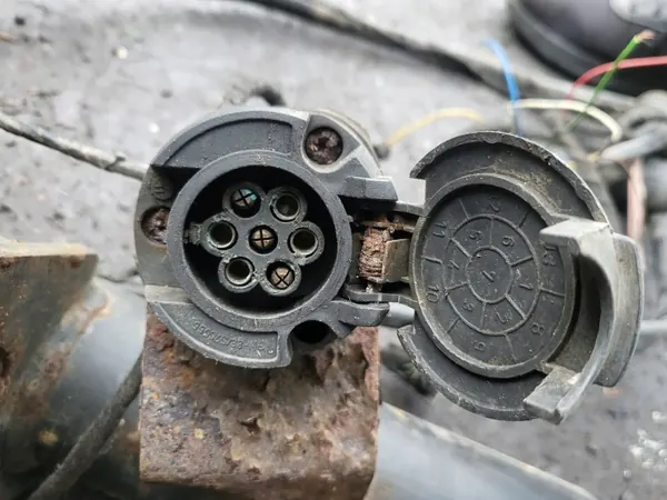 Peräkärkikoukku OEM A1643100937 Mercedes ML W164 image 6