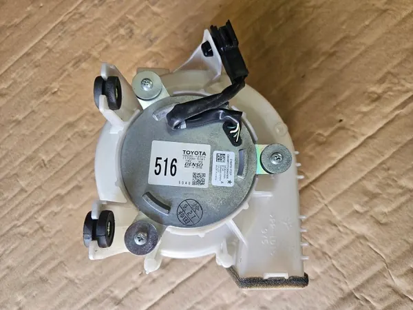 Toyota G9230-12010 batterijventilator voor Auris II Hybride image 3