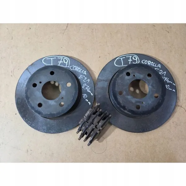 Toyota Corolla E21 Bakre Bromsar & Klossar OEM 0000008889 image 2