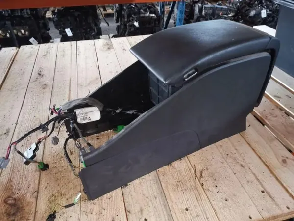 Keskikäytävän käsinoja OEM 1158258 Volvo S80 II:lle image 2