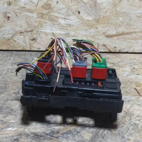 Module BSM Peugeot OEM T118470003G - Occasion image 3