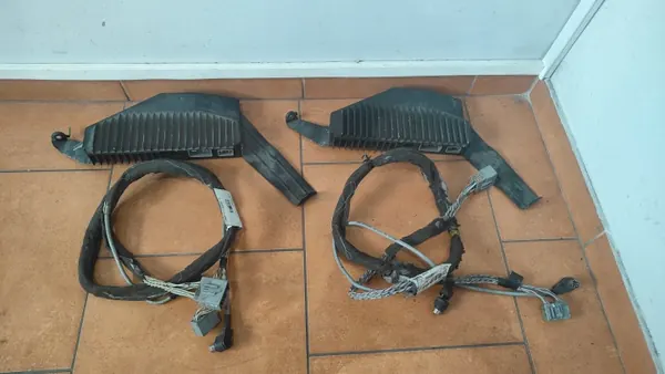 Volvo Radiokabelförstärkare OEM D-3533717-009 image 2