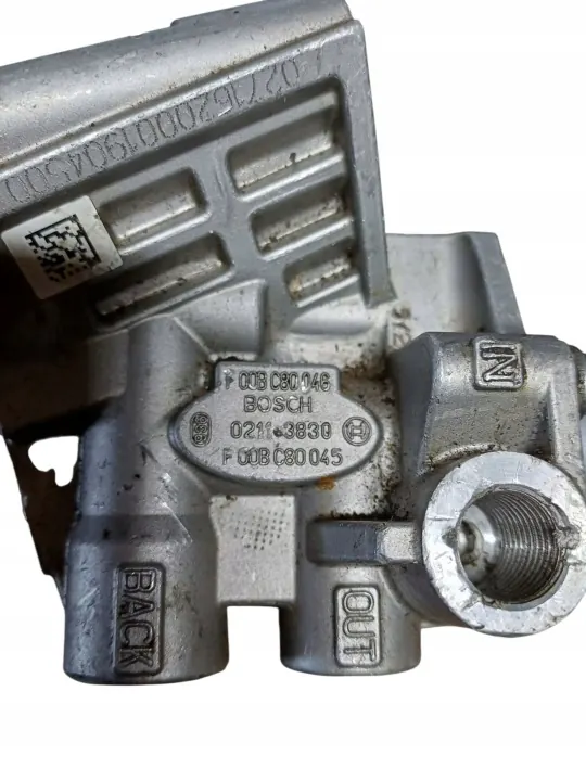 Régulateur de pression carburant Bosch F 00B C80 045 image 5