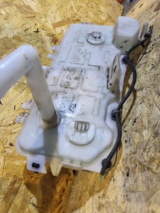 Ruitensproeiervat Peugeot Partner III 9817300980 image 5