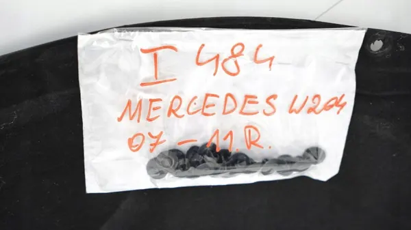 Isolation de capot Mercedes W204 OEM 365577666 image 3