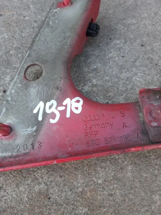 AUDI A5 8T Höger Framskärm Stöd 8T0821136A image 5