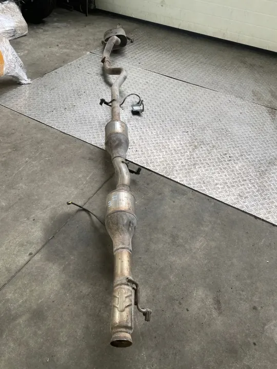 Mercedes VITO 447 Uitlaat Demper OEM A4474900014 image 2