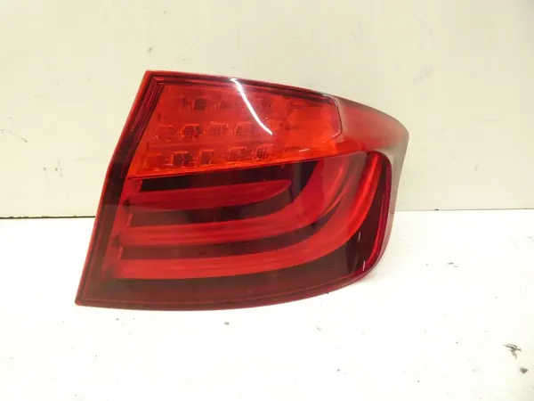 BMW F10 528 Luz Trasera Derecha USA OEM image 3