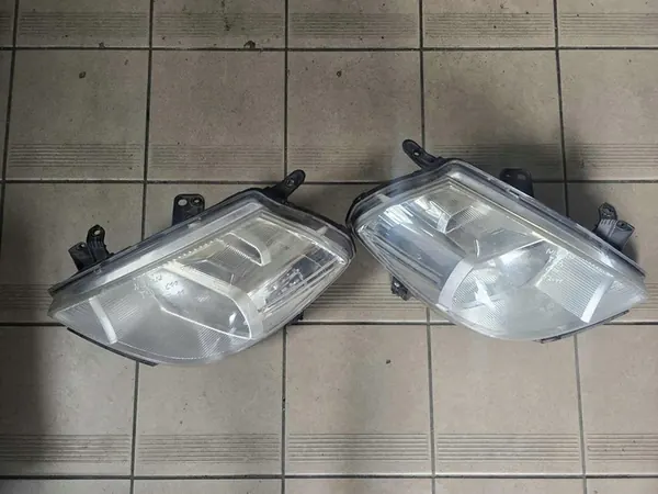 Nissan Tida Etuvalo 07-11 image 2