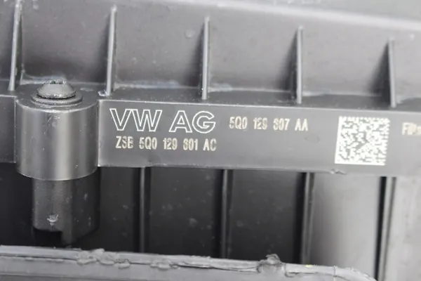 Filtre à air OEM bt-cars-26013 pour VW Audi Skoda image 4