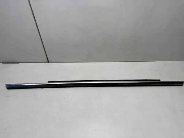 Audi A8 S8 D4 achterruitlijst OEM 4H0853763B image 2
