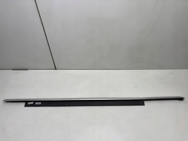 Audi A8 S8 D4 achterruitlijst OEM 4H0853763B image 3