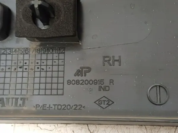 Dacia Duster 3 Dörrlist Höger Fram OEM 808200915R image 6
