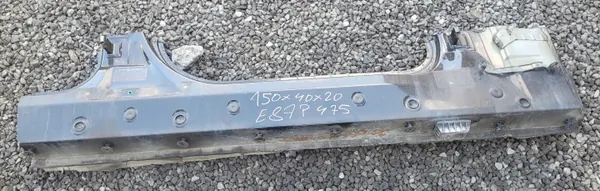 Soleira Cortada Direita BMW E87 Usada OEM image 2