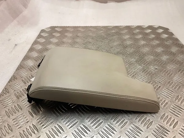 Keskikonsolin käsinoja Jaguar XE OEM UTO37399 image 3