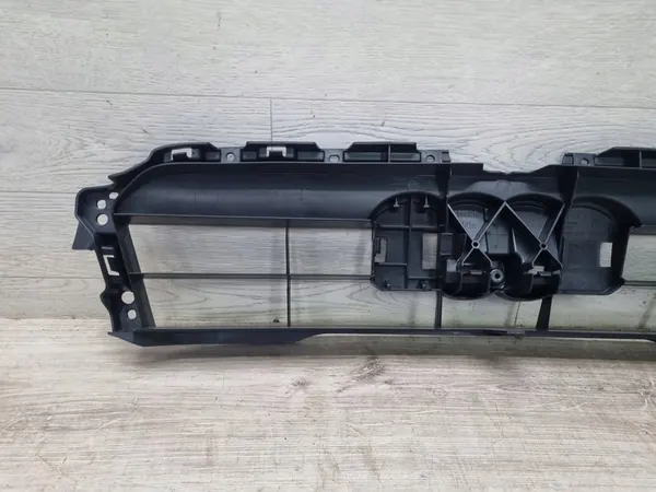 Audi A4 Grill Support 8K0807233H image 5