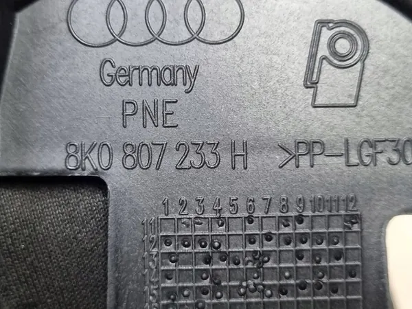Audi A4 Grill Support 8K0807233H image 8