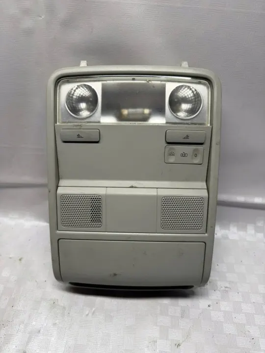 Plaqueur Cabine VW Golf V OEM 1K0868837D - Avant image 2