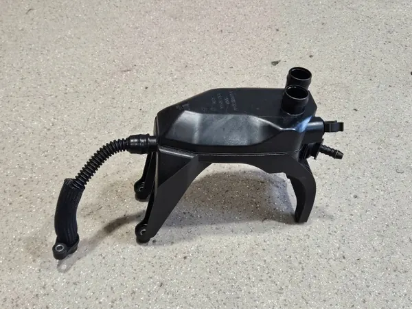 Suporte separador óleo OEM A1330105600 Mercedes image 2