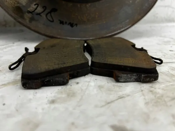 Hintere Bremsscheiben mit Belägen OEM tarcze tył tylne VIVARO B LIFT DOMI image 3