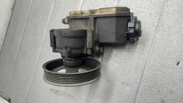 Stuurbekrachtigingspomp Opel Vectra B 1.6B 96R Sedan 90495957 image 3