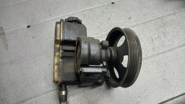 Stuurbekrachtigingspomp Opel Vectra B 1.6B 96R Sedan 90495957 image 5