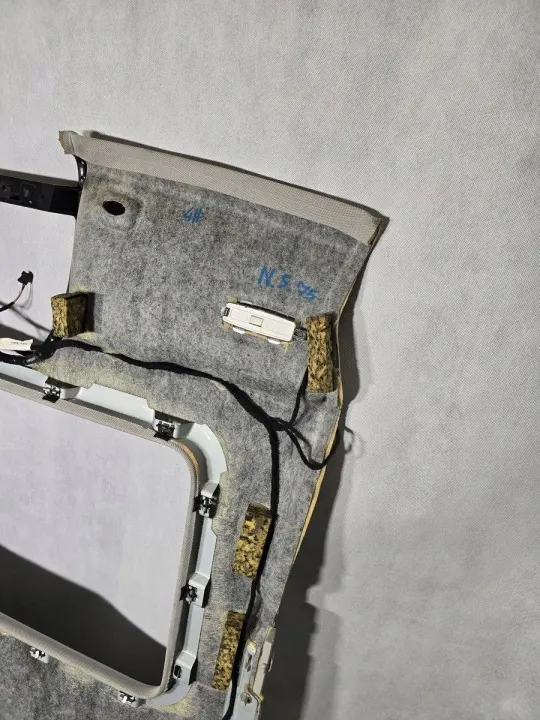 Techo Audi A8 OEM 4H0867505H - Estado usado image 7
