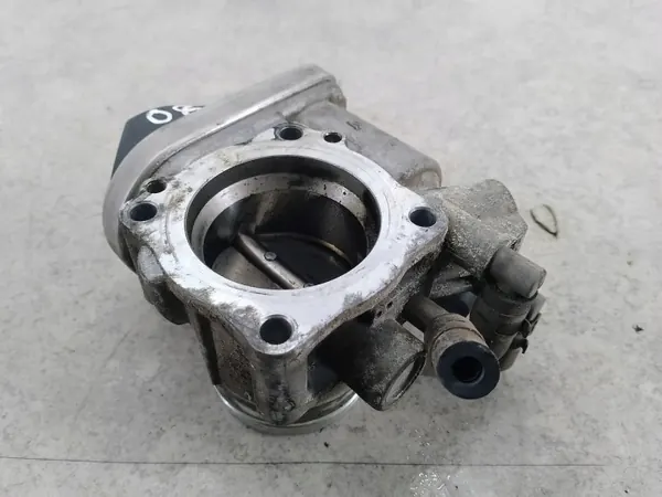 Kaasutinkansi OEM 06A133062AT Skoda Octavia II:lle image 7
