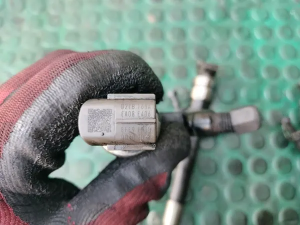 Injektor Nissan Cabstar Renault Maxity 2.5 DCI OEM image 4