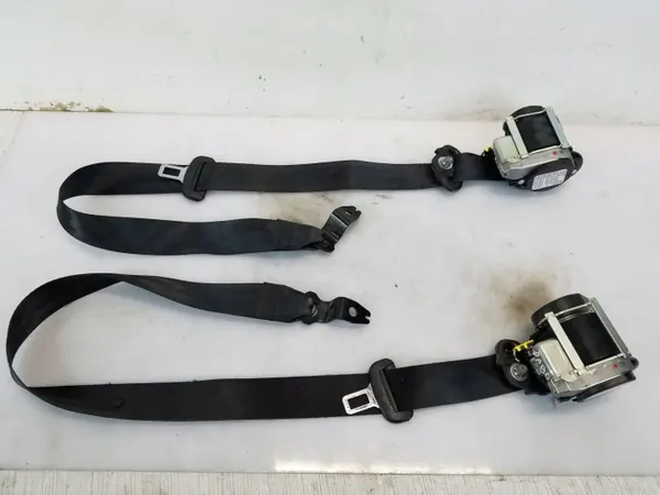 Voor gordelspanner OEM NAPINACZ PAS BEZPIECZEŃSTWA PRZÓD SKODA RAPID image 2