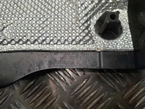 Käytetty Väliseinäpeite OEM S26372227 Mercedes image 5