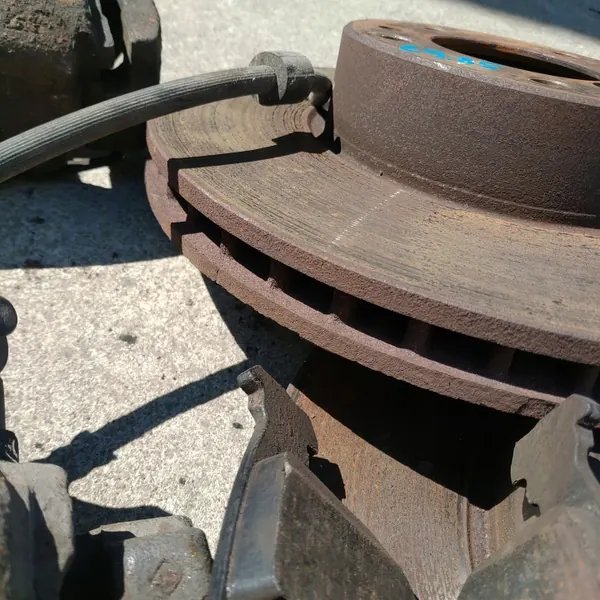 BMW OE 6773131/32 Bremszangen vorne 324mm image 3
