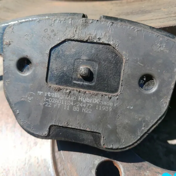 BMW OE 6773131/32 Bremszangen vorne 324mm image 5