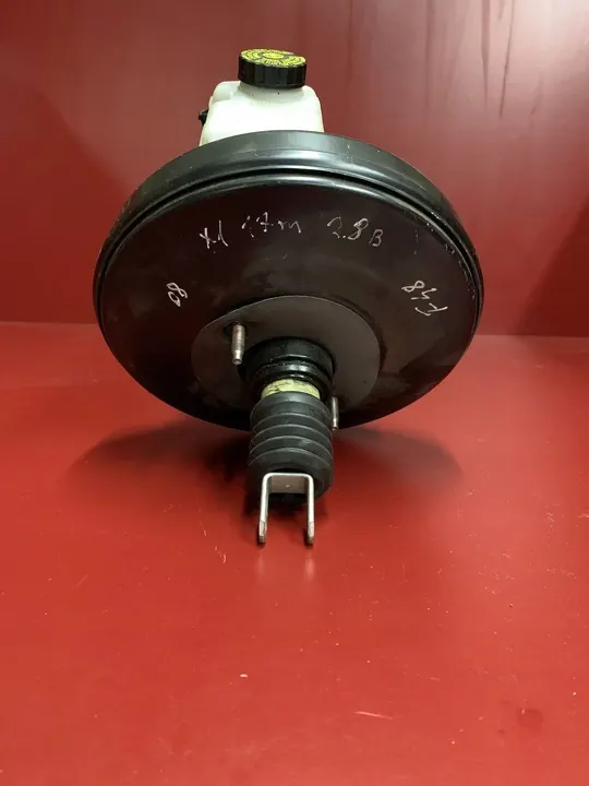 2016 BMW X1 F48 F49 Bromsservo 68720476 image 3