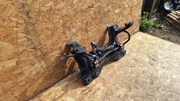 Supporto anteriore Ford Focus MK1 98AG5019AL image 3