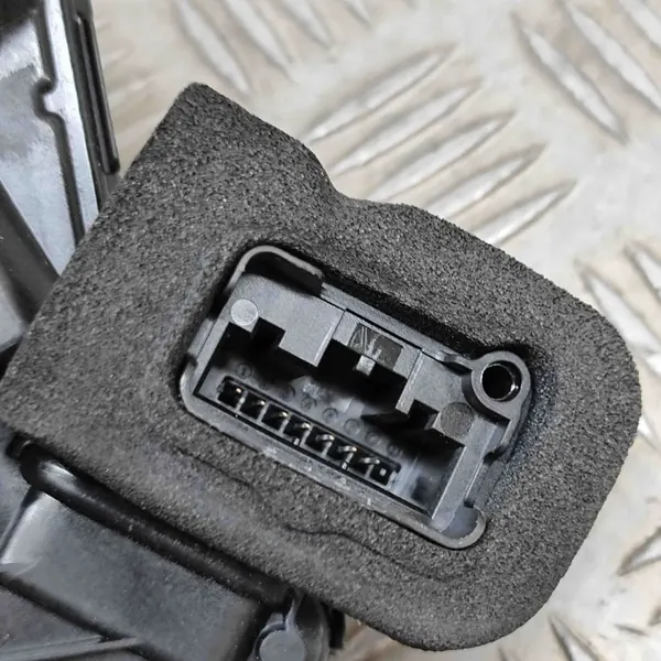 Höger Framdörrslås VW ID.3 5TB837016B image 5