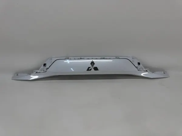 Garniture Chromée Hayon Mitsubishi OE OEM 5817A265-02 image 2