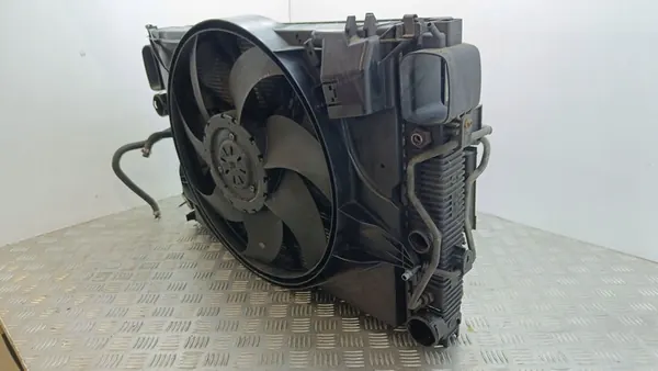 Mercedes-Benz S W221 2008 Koelradiator / Compleet image 4