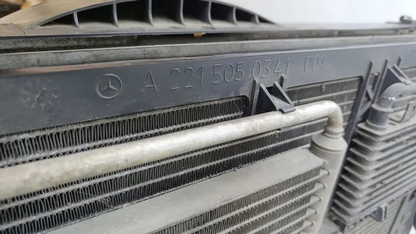 Mercedes-Benz S W221 2008 Koelradiator / Compleet image 8