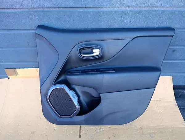 Jeep Renegade 4Xe Tapicería Puerta OEM 07356987030 Delantera Derecha image 2