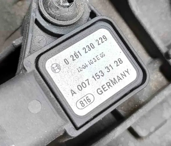 Colector de admisión usado OEM A2782000140 Mercedes image 7