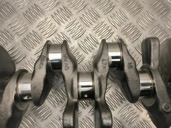 Virabrequim usado OEM 06R105101A para Audi Q5 image 7