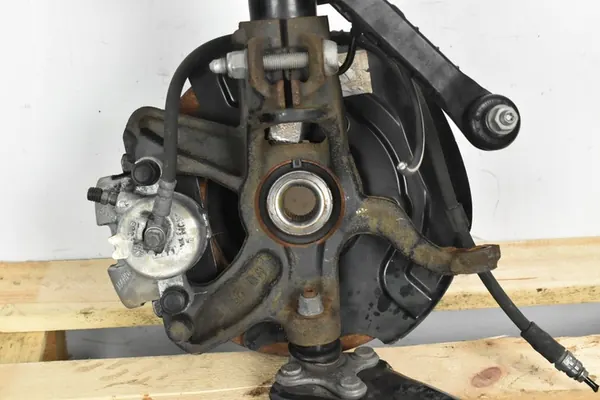 Snodo anteriore destro Audi A1 II 1.0 image 4