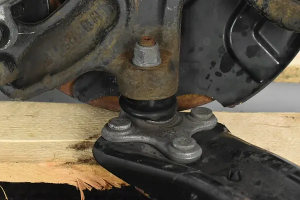 Snodo anteriore destro Audi A1 II 1.0 image 6