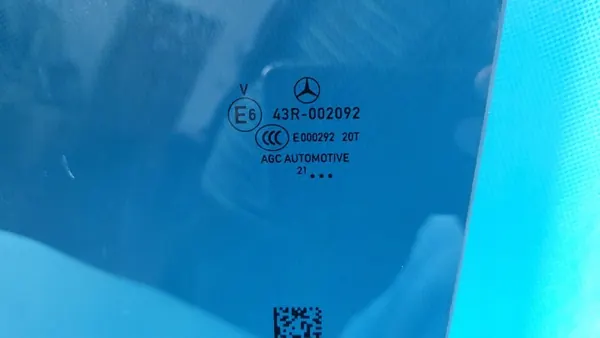 Mercedes W206 C220 Linker Achterdeur Ruit OEM A2067352300 image 3
