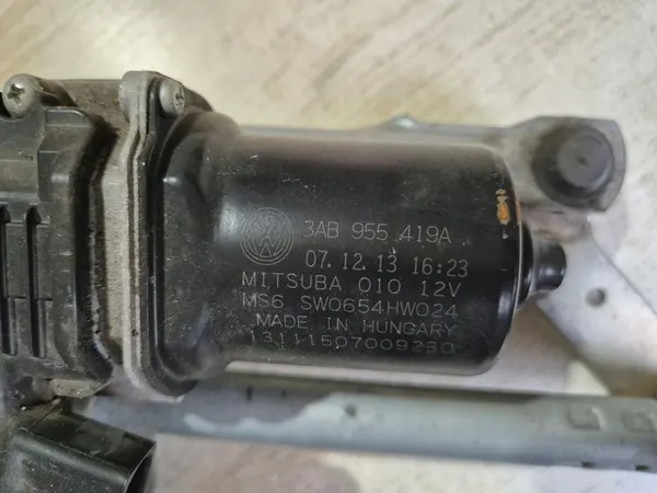 VW PASSAT B7 Pyyhkijämekanismi image 3