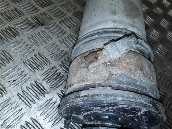 BMW 7er E65 Stoßdämpfer OEM 212400126425 image 4