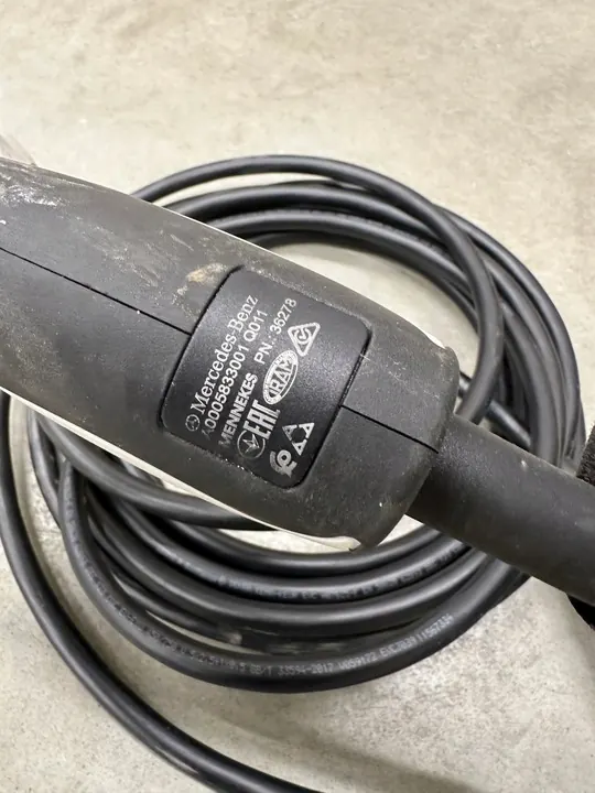Cable de Carga 20A Mercedes image 5